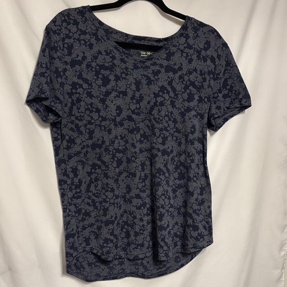 tek gear Tops - Tek Gear Athleisure Essential Gear Gray/Navy Geometric Short Sleeve Top SZ L